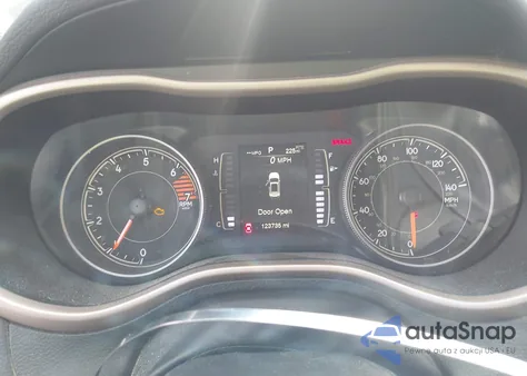 2017 Jeep Cherokee Latitude 4X4 from USA, damaged, VIN 1C4PJMCB0HW646275